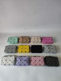 Picture of Issey Miyake Handbags _SKUfw165307415fw